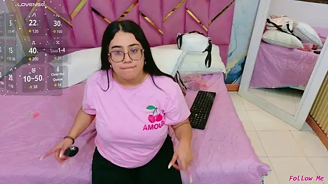 curvybuffgirllll online show from July 19, 7:21 pm