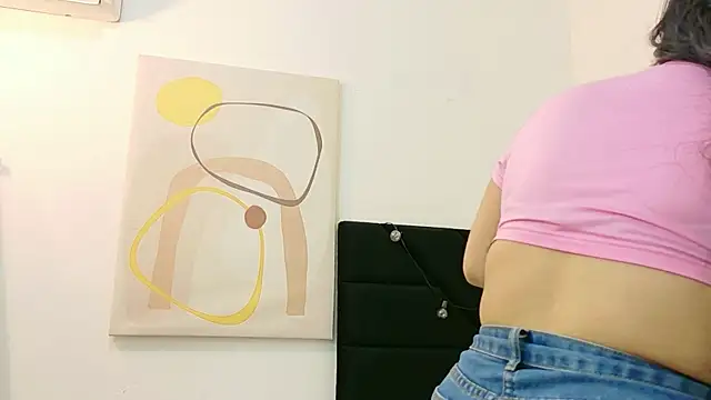curvybuffgirllll online show from June 17, 8:08 pm