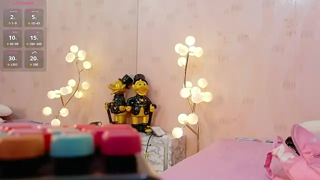 curvybuffgirllll online show from April 12, 8:01 pm