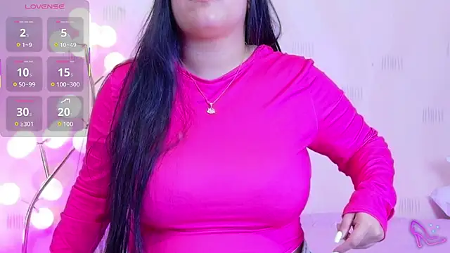 curvybuffgirllll online show from May 12, 7:31 pm