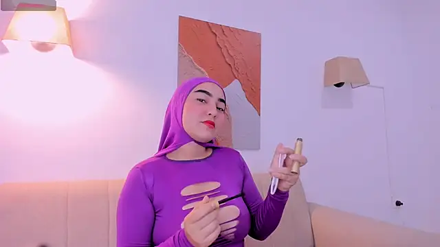 Snapshot of Malika_Noor chatting on July 3, 2:34 pm Malika Noor online show from July 3, 2:34 pm