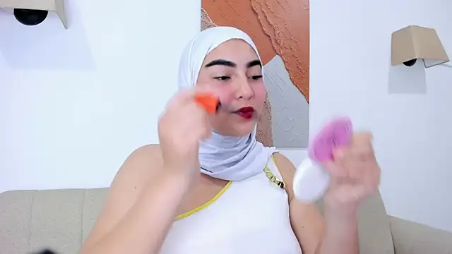 Snapshot of Malika_Noor chatting on June 9, 2:51 pm Malika Noor online show from June 9, 2:51 pm