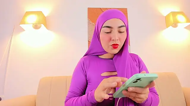 Malika Noor online show from April 15, 3:16 pm