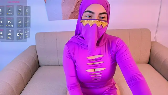 Snapshot of Malika_Noor chatting on February 20, 3:25 pm Malika Noor online show from February 20, 3:25 pm