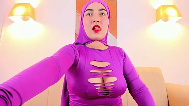 Malika Noor online show from April 14, 3:06 pm