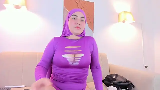 Malika Noor online show from May 6, 1:59 pm