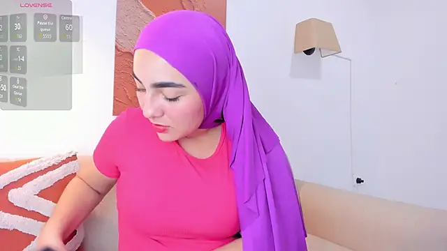 Malika Noor online show from May 26, 2:59 pm