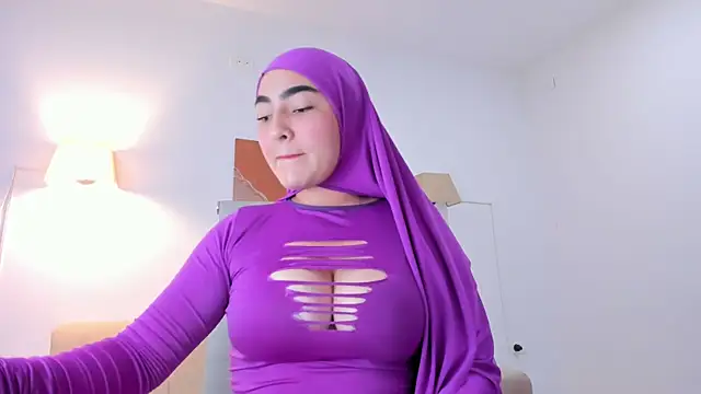 Snapshot of Malika_Noor chatting on June 7, 3:50 pm Malika Noor online show from June 7, 3:50 pm