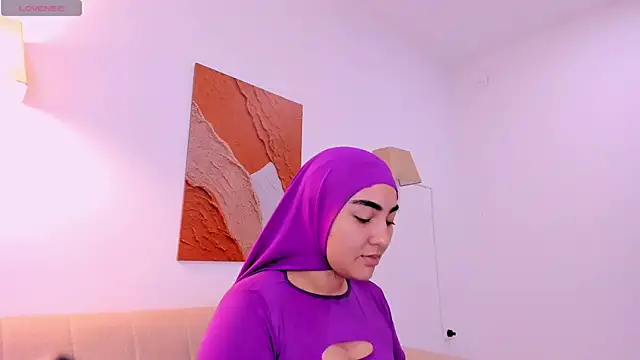 Snapshot of Malika_Noor chatting on July 4, 2:32 pm Malika Noor online show from July 4, 2:32 pm