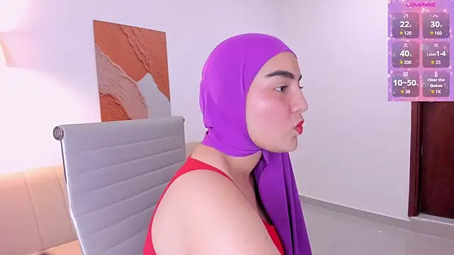 Snapshot of Malika_Noor chatting on June 28, 3:29 pm Malika Noor online show from June 28, 3:29 pm