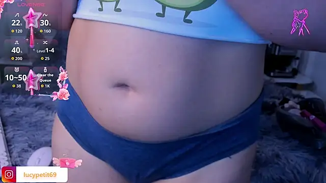 Snapshot of lucy_blush chatting on June 2, 2:28 pm lucy blush online show from June 2, 2:28 pm
