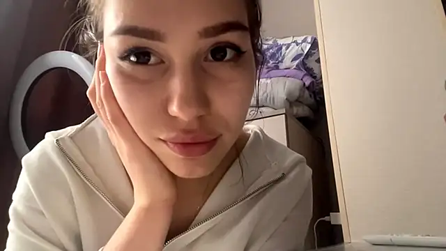 HypnoticEyeys online show from February 25, 11:21 am