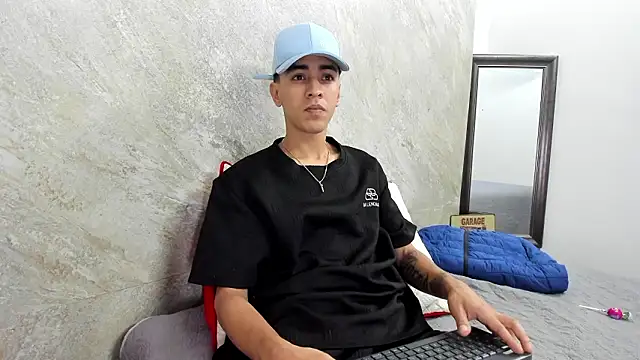 Snapshot of Mick-lollipop chatting on February 28, 7:46 pm Mick-lollipop online show from February 28, 7:46 pm