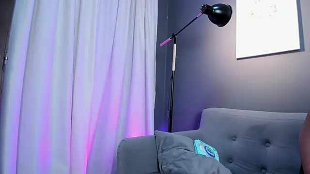 Madisson Edwards online show from March 26, 1:53 pm