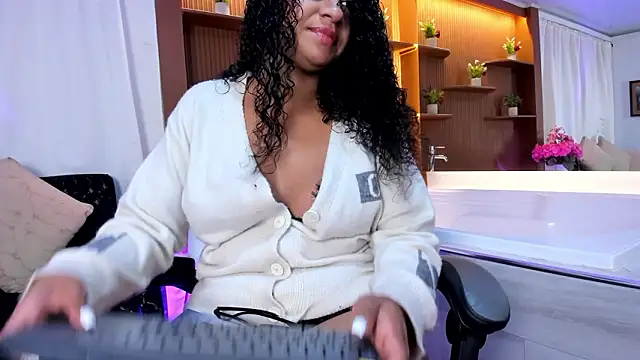 Madisson Edwards online show from March 24, 1:11 pm