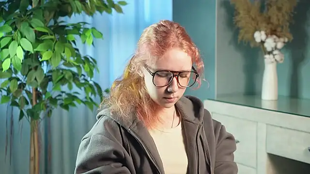 Snapshot of AmalElway chatting on February 25, 9:09 am AmalElway online show from February 25, 9:09 am