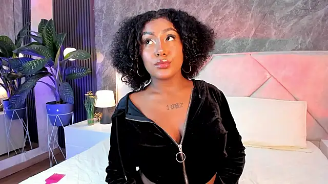 Emma Dancer online show from April 17, 1:36 pm