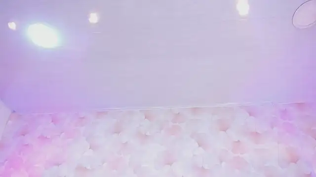 Snapshot of Emma_Dancer chatting on May 2, 1:33 am Emma Dancer online show from May 2, 1:33 am