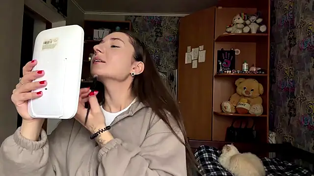 poly princess online show from April 3, 8:21 am