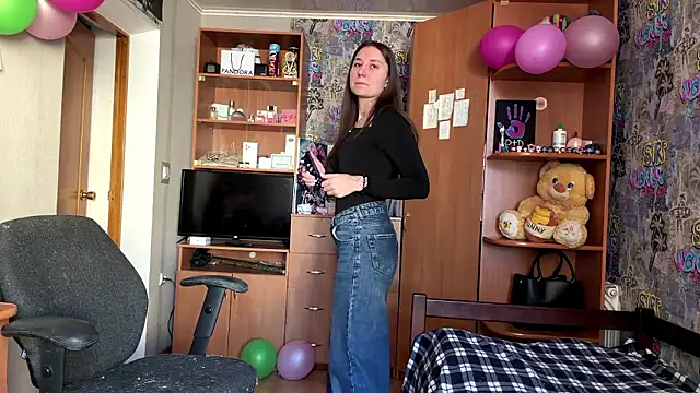 poly princess online show from March 12, 7:45 am