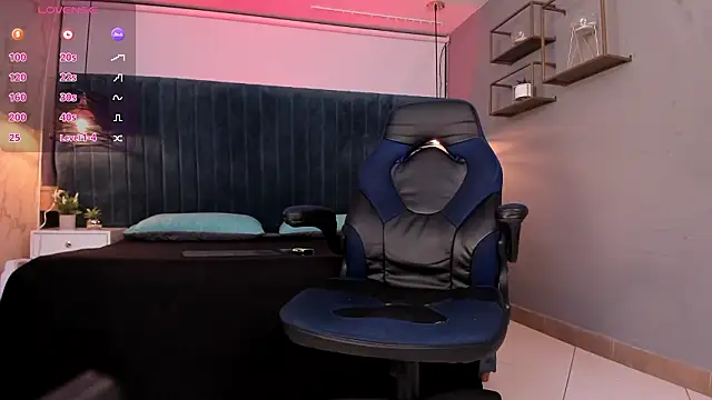 Snapshot of liam_es chatting on February 25, 2:34 am liam es online show from February 25, 2:34 am