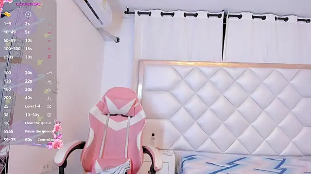 michelleblair1 online show from February 28, 1:22 pm