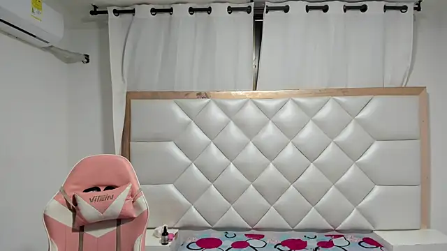 michelleblair1 online show from July 11, 1:33 pm