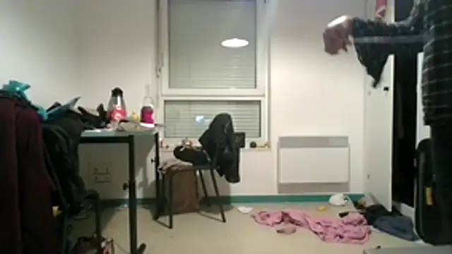 Snapshot of DolliaStarz chatting on February 19, 5:43 pm DolliaStarz online show from February 19, 5:43 pm