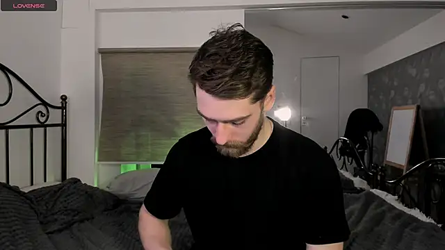 Dexter Raze online show from March 13, 10:59 pm