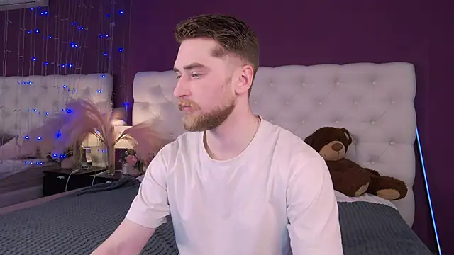 Dexter Raze online show from April 9, 10:38 pm