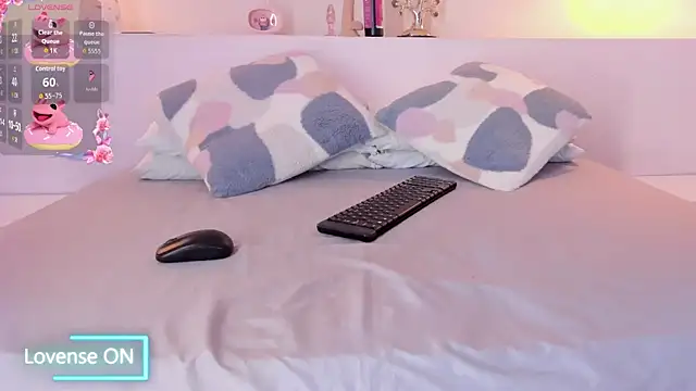 mia mendoza  online show from April 8, 11:22 am