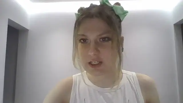 Foxy Bright online show from March 10, 7:29 pm