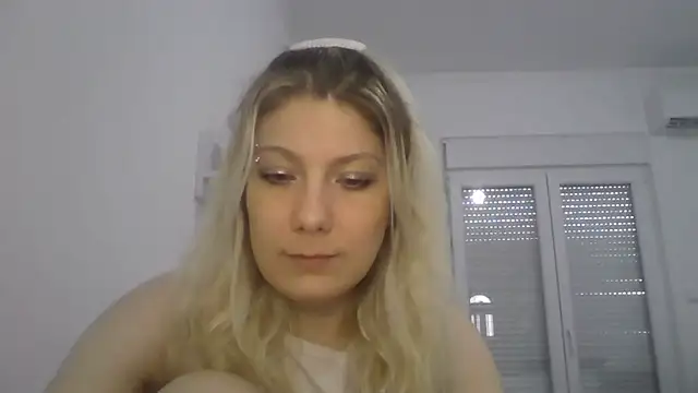 Foxy Bright online show from March 28, 1:23 pm