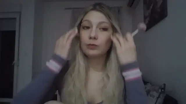 Foxy Bright online show from March 19, 7:25 pm