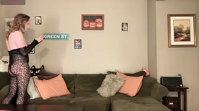 Snapshot of greenxxxqueen chatting on June 21, 4:18 am greenxxxqueen online show from June 21, 4:18 am