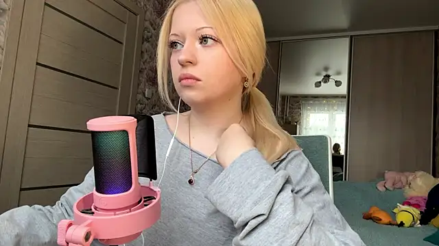 Snapshot of JeneeBIanks chatting on February 28, 9:09 am JeneeBIanks online show from February 28, 9:09 am