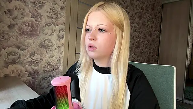 JeneeBIanks online show from March 26, 12:03 pm