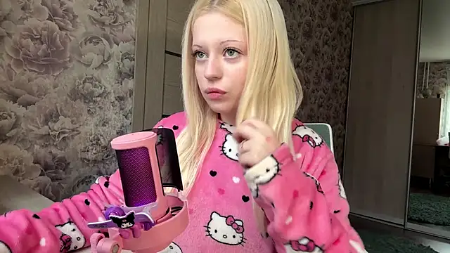 JeneeBIanks online show from April 2, 12:34 pm