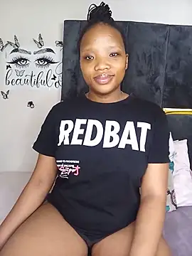 Snapshot of Divine_Beautyxx chatting on June 2, 12:21 am Divine Beautyxx online show from June 2, 12:21 am