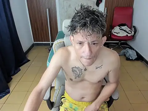 juan and luke online show from April 4, 10:00 am