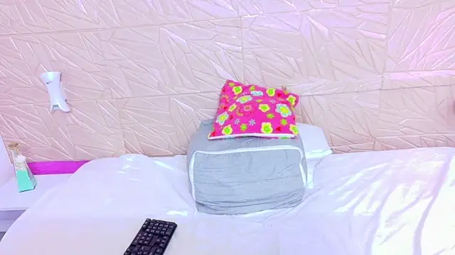 nina bae online show from March 31, 8:44 pm