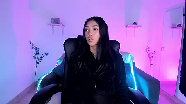 jaulyn 18 online show from March 18, 1:57 pm