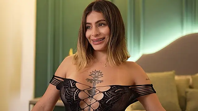 Amara Velvet  online show from March 11, 2:49 am