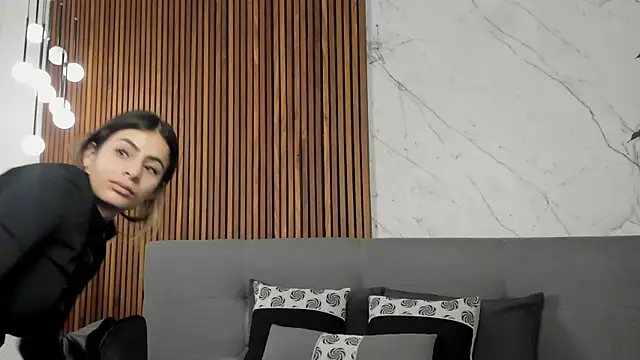 Snapshot of Amara_Velvet_ chatting on July 9, 9:58 pm Amara Velvet online show from July 9, 9:58 pm