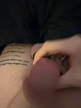 69FanausFR online show from February 25, 12:33 am