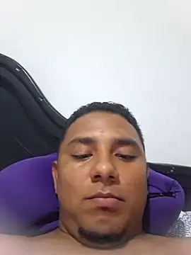 Snapshot of josua0429 chatting on February 25, 7:25 pm josua0429 online show from February 25, 7:25 pm