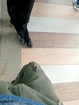 Snapshot of Damiianm chatting on February 25, 1:11 pm Damiianm online show from February 25, 1:11 pm