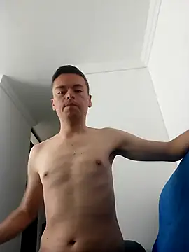 Snapshot of Damiianm chatting on February 23, 3:56 pm Damiianm online show from February 23, 3:56 pm