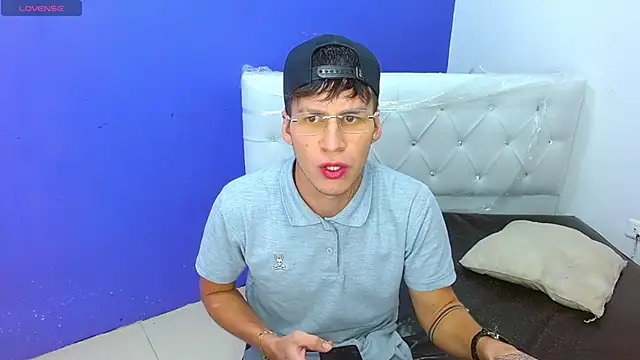 Snapshot of masterboyx chatting on February 24, 3:46 pm masterboyx online show from February 24, 3:46 pm