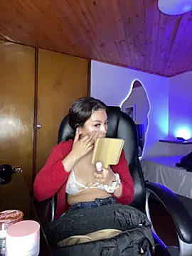 Mady Pink online show from April 7, 4:03 am